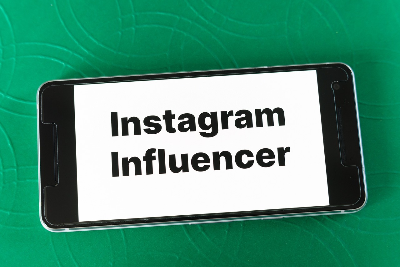 découvrez le pouvoir de l'influence marketing pour booster votre marque. apprenez comment collaborer avec des influenceurs pour atteindre votre public cible, augmenter votre visibilité et améliorer votre chiffre d'affaires grâce à des stratégies efficaces et innovantes.